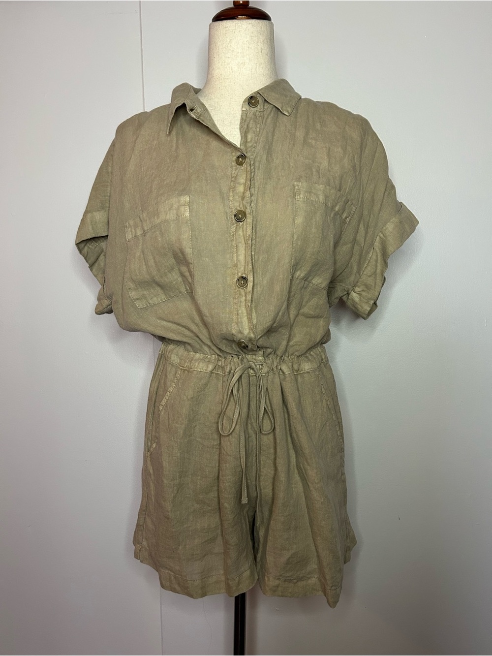 VELVET BY GRAHAM & SPENCER Beige + Taupe Linen Blend Shorts Romper in Size S